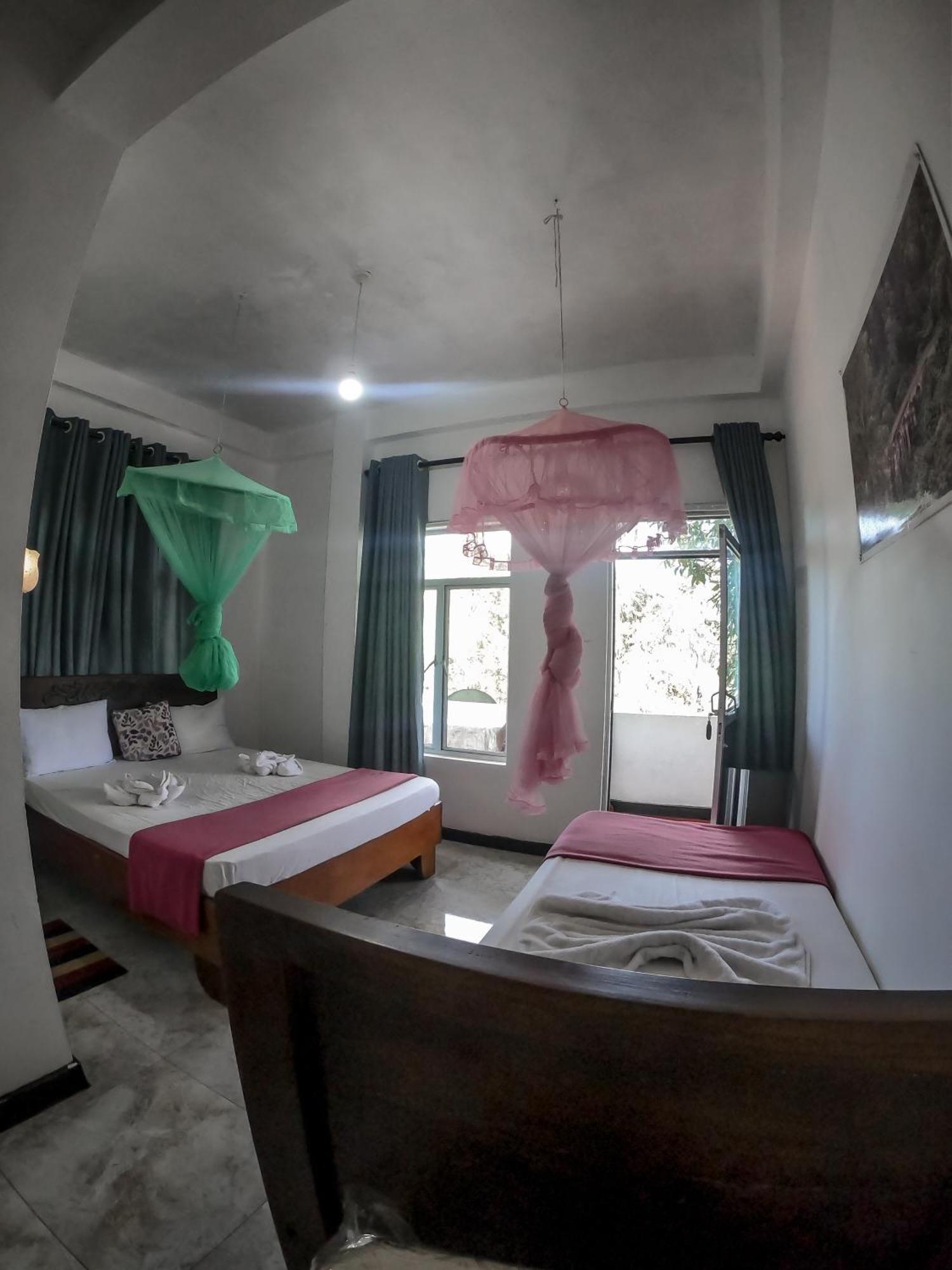 9 Arch View Rest Inn 엘라 외부 사진