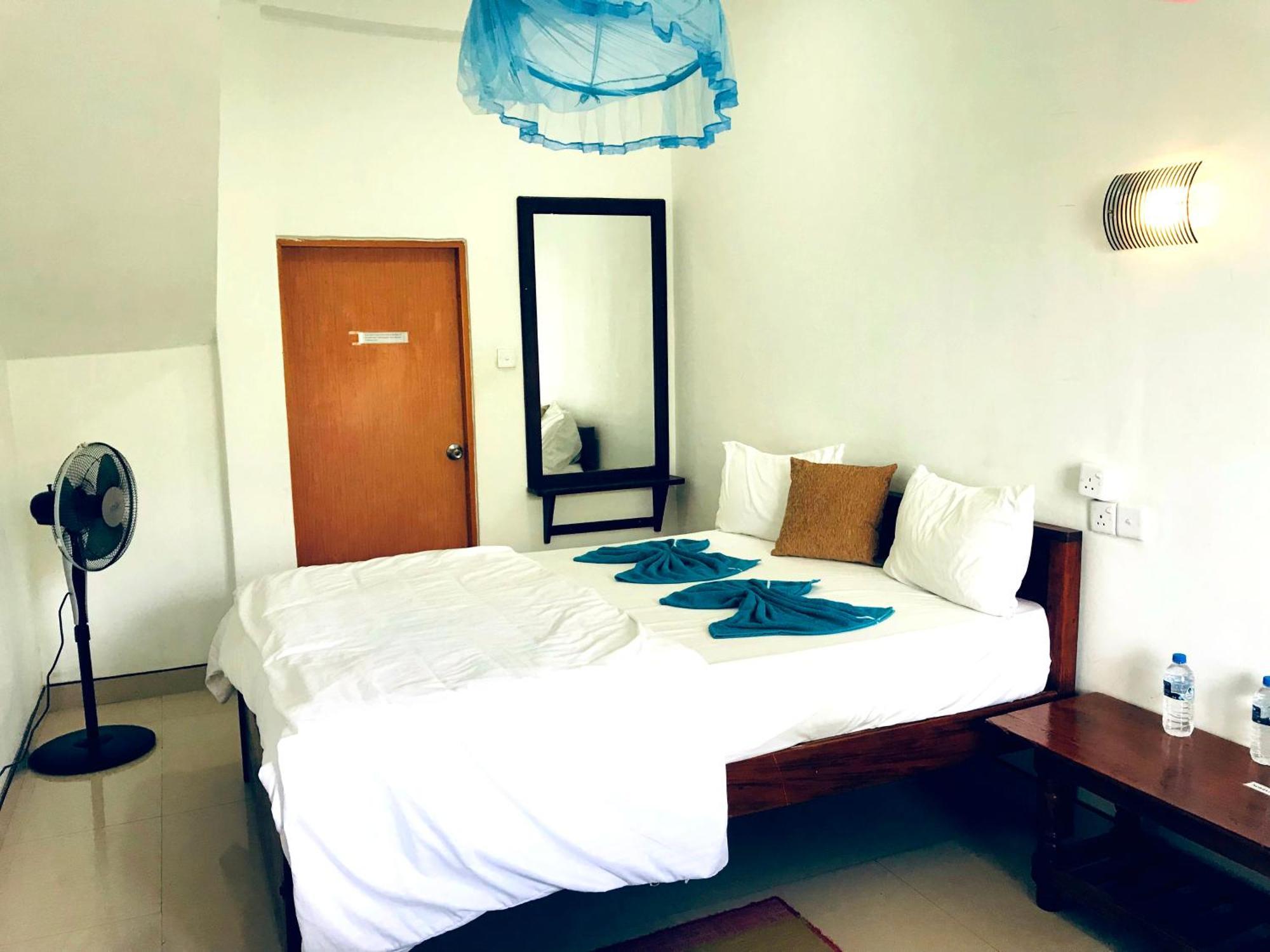 9 Arch View Rest Inn 엘라 외부 사진